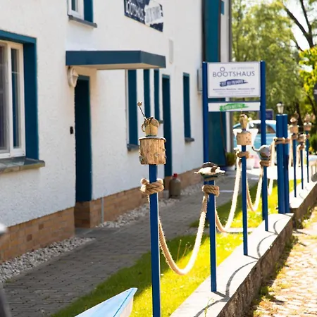 Boootshaus - Am Spreeufer *